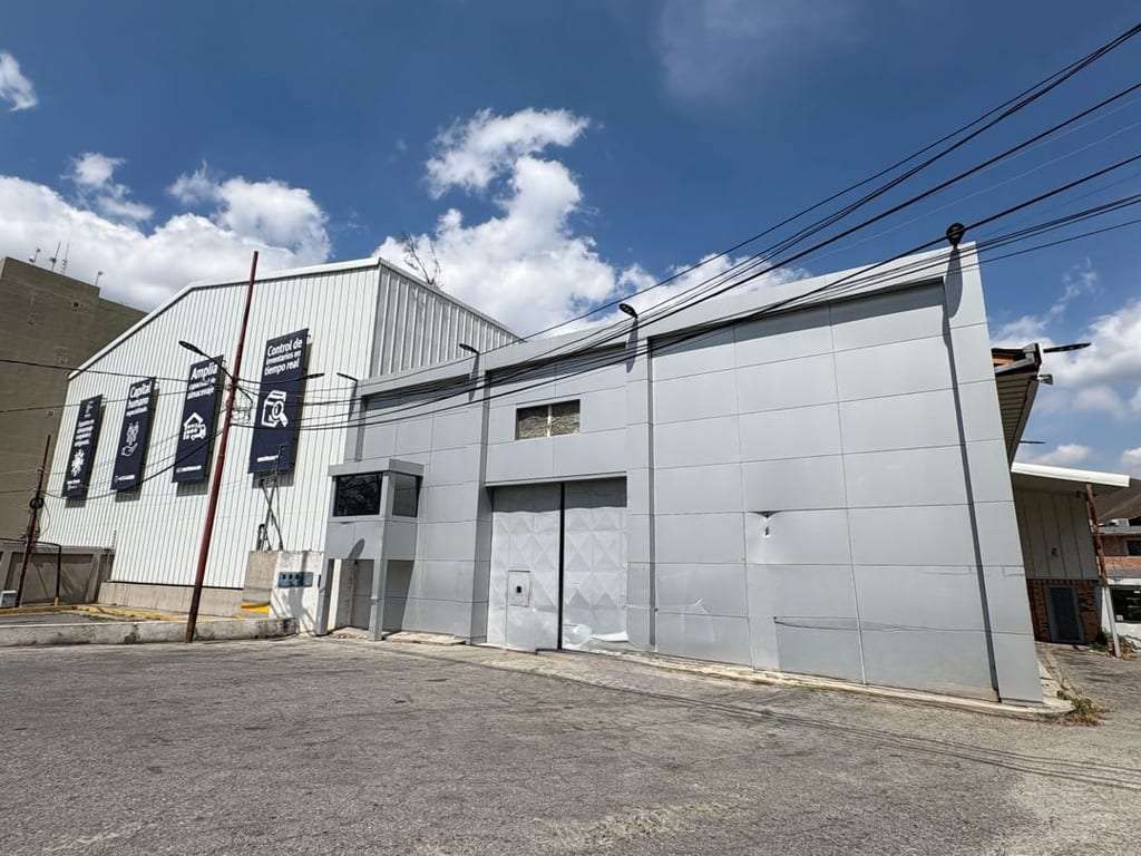 Warehouse in El Encantado, Caracas - 1