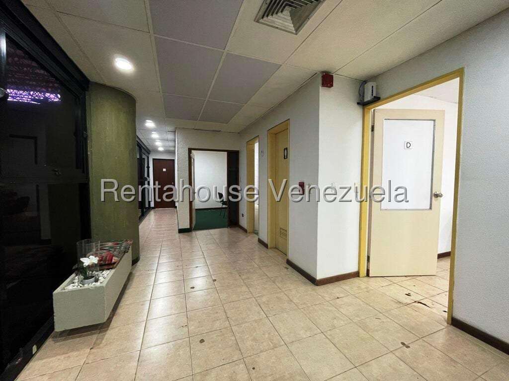 Local comercial en Los Samanes, Caracas
