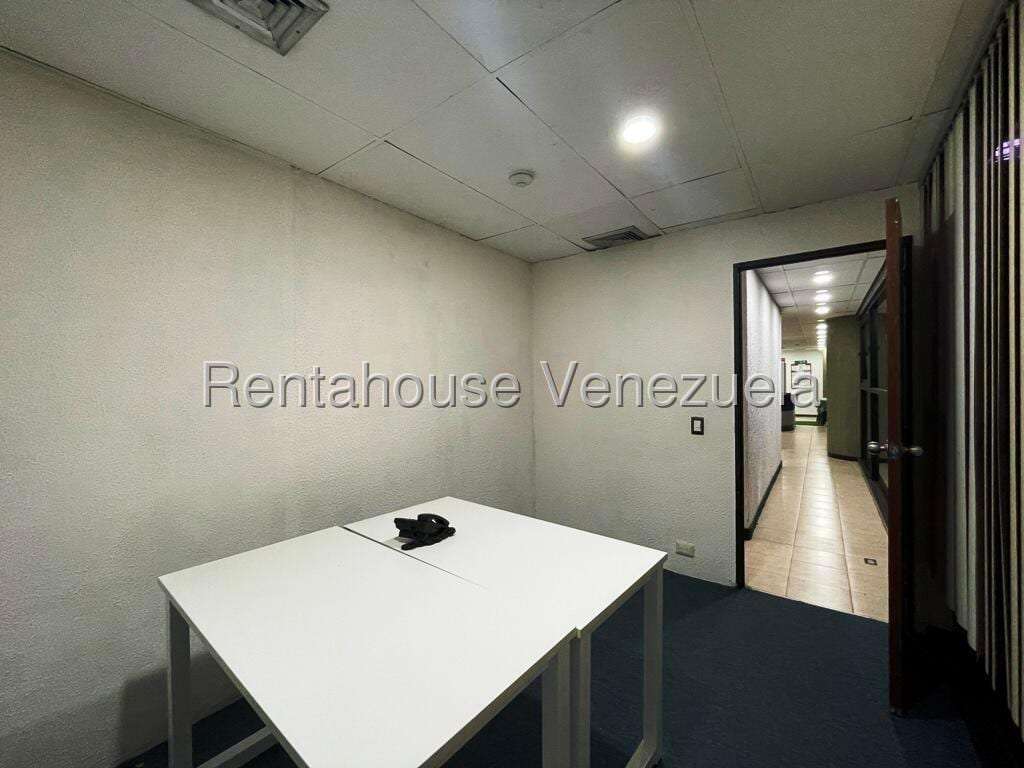 Local comercial en Los Samanes, Caracas