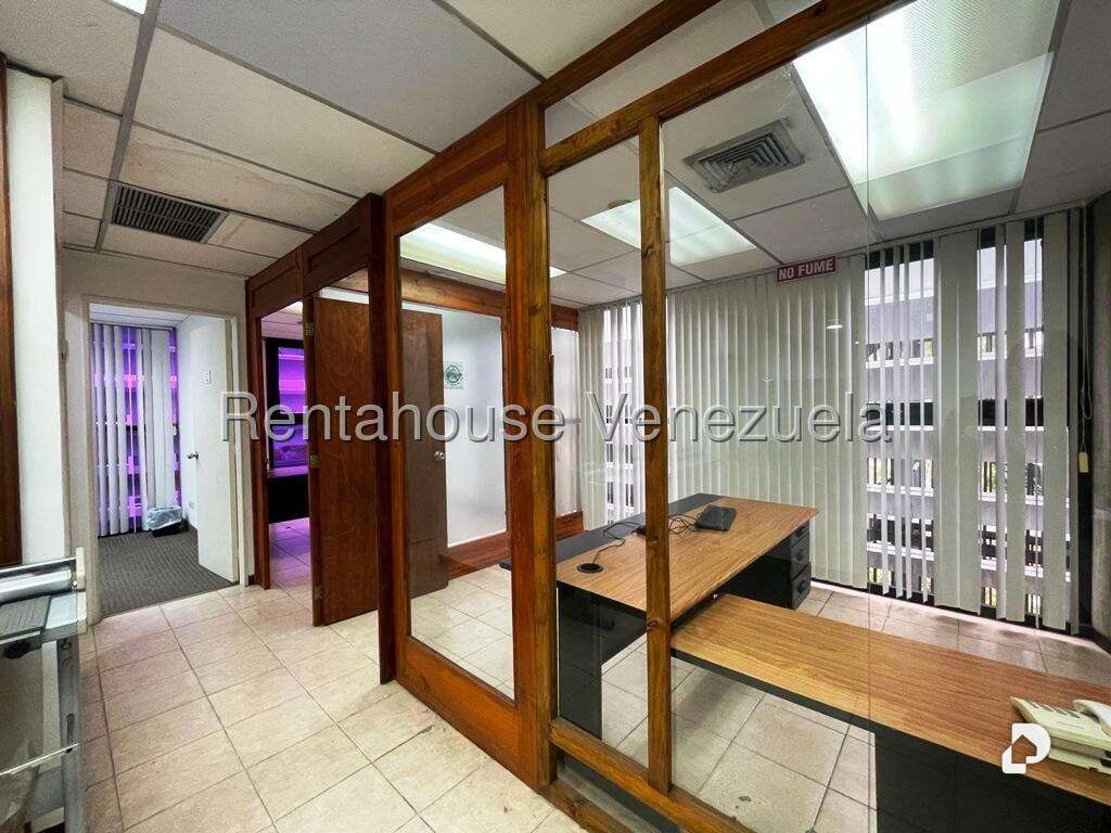 Commercial space in Los Samanes, Caracas – 4