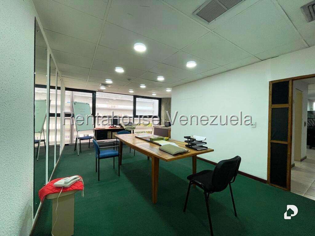 Commercial space in Los Samanes, Caracas – 32