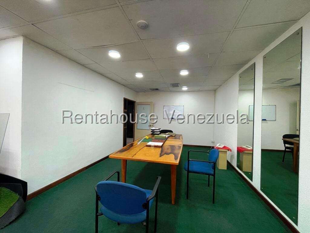 Local comercial en Los Samanes, Caracas