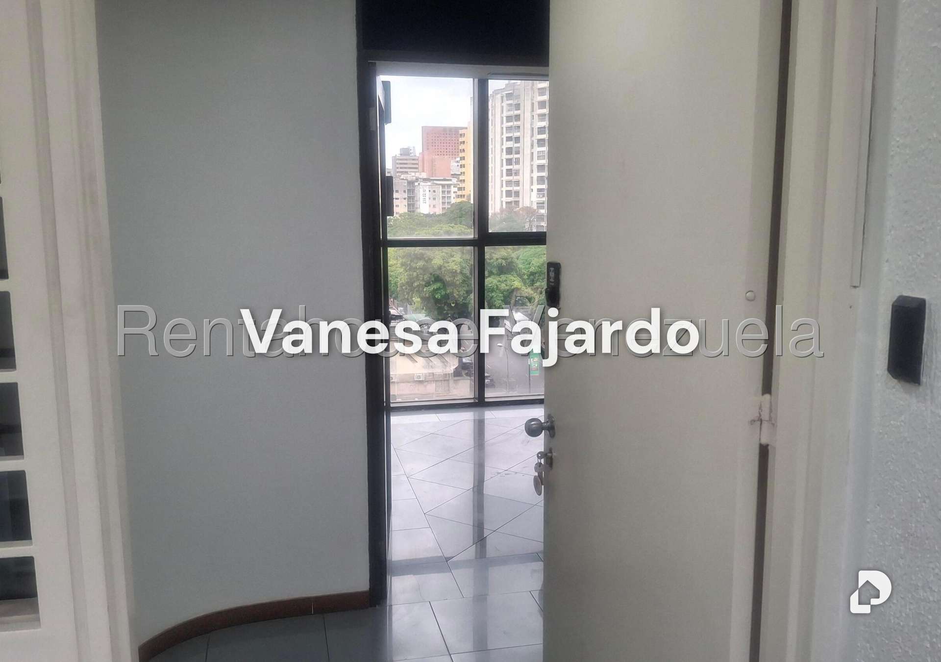 Oficina en El Bosque, Caracas – 4