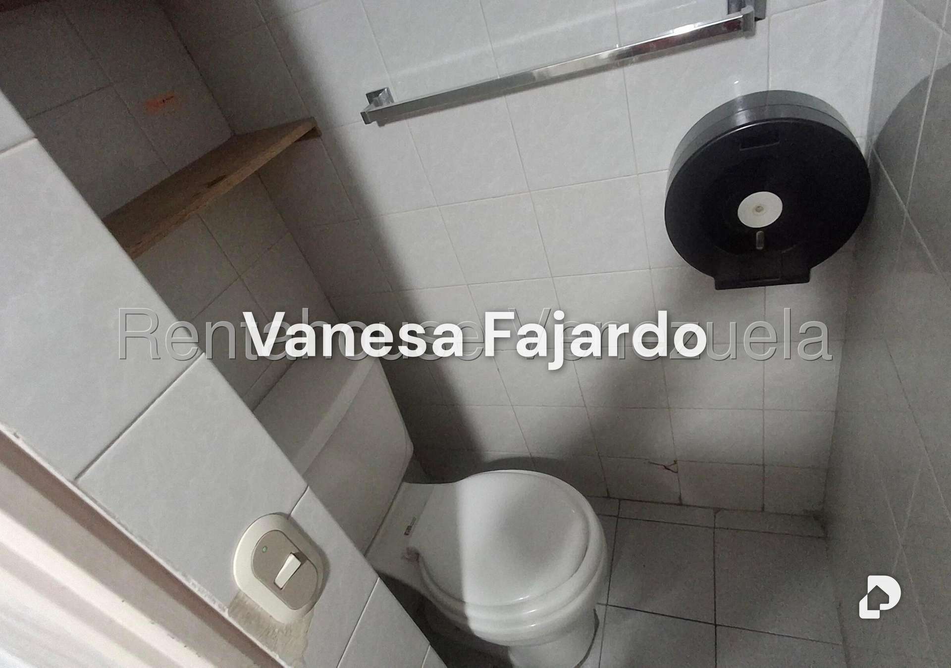 Oficina en El Bosque, Caracas – 25