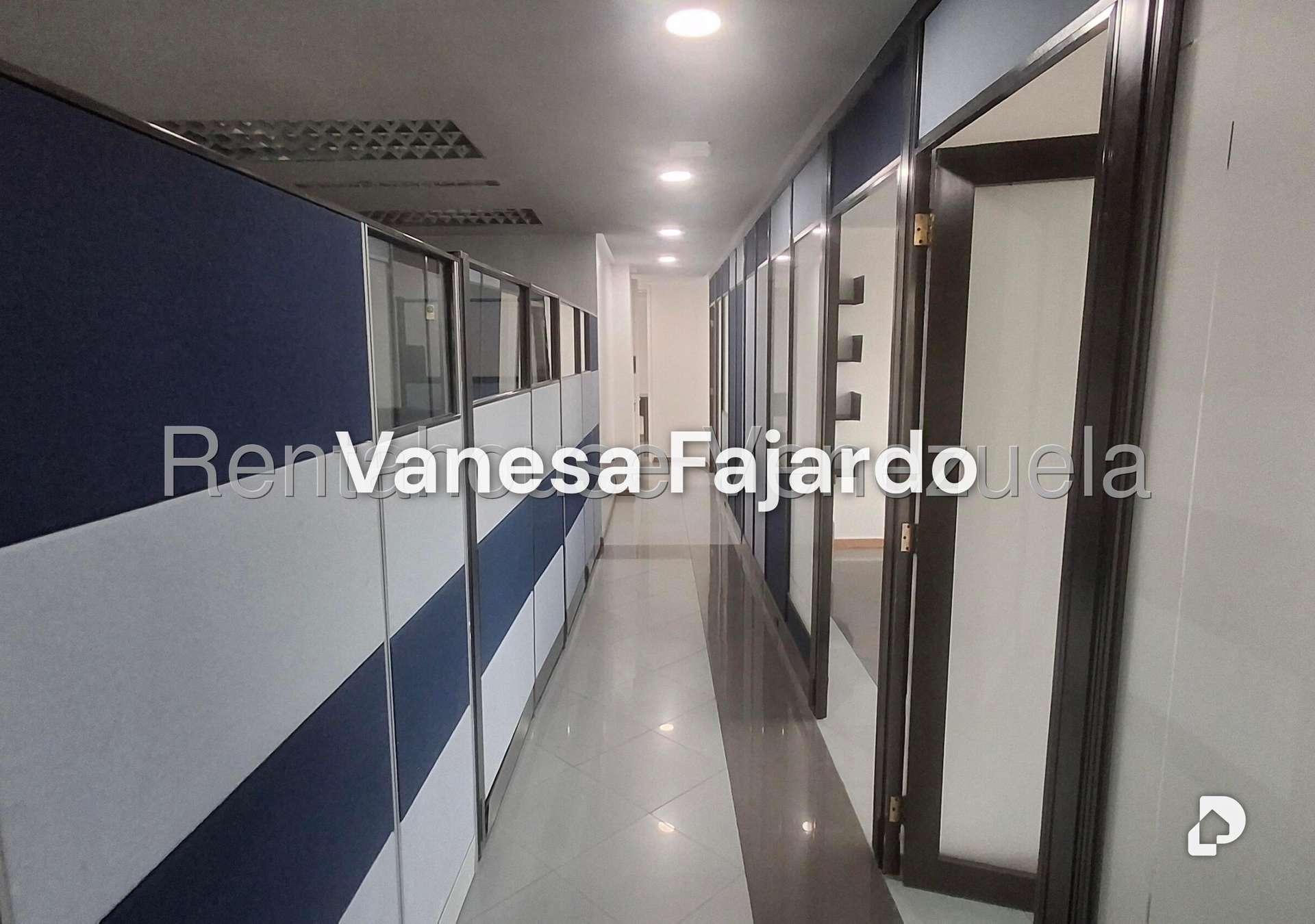Oficina en El Bosque, Caracas – 18