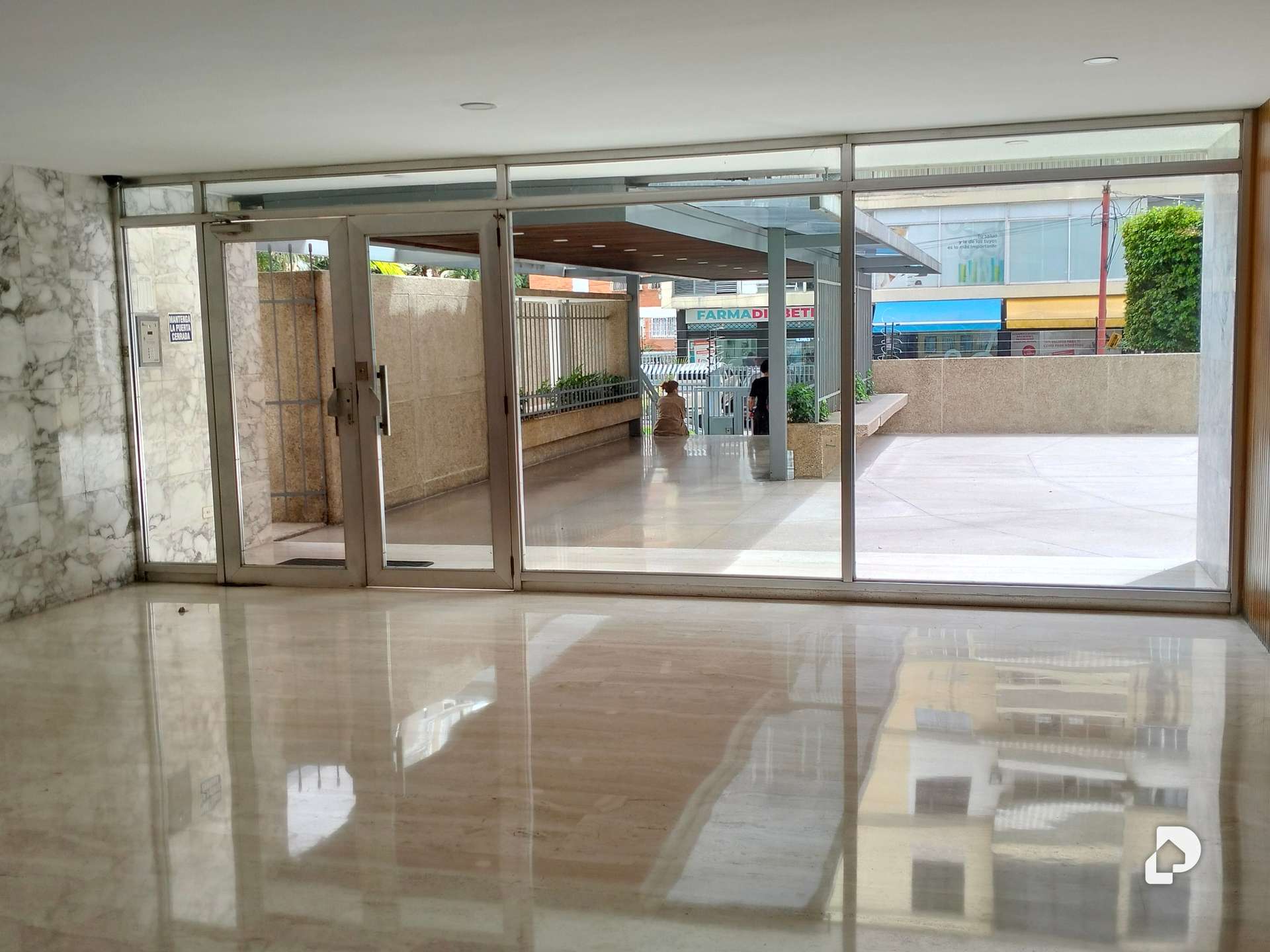 Apartamento en Los Palos Grandes, Caracas – 11