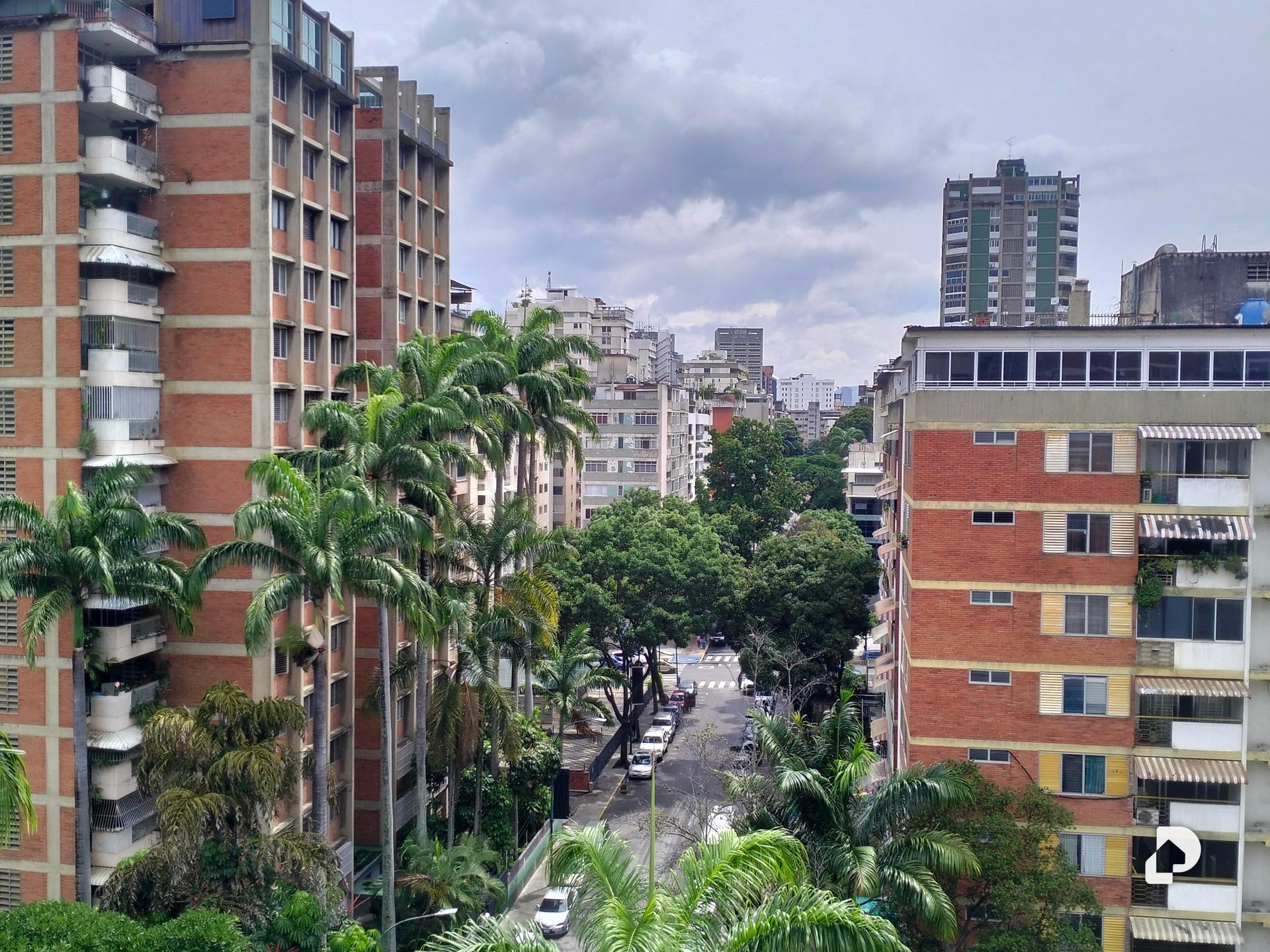 Apartamento en Los Palos Grandes, Caracas – 2