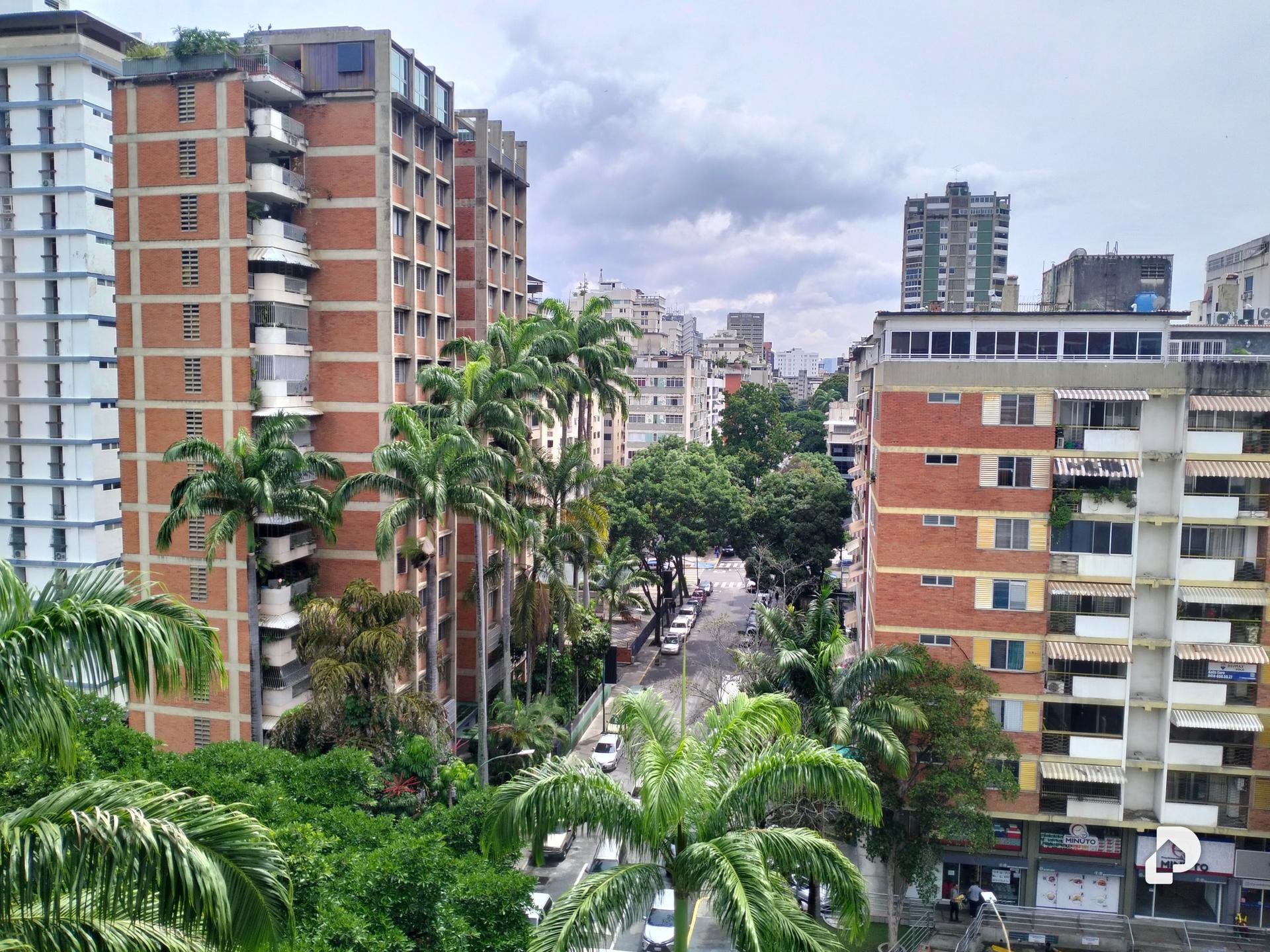 Apartamento en Los Palos Grandes, Caracas – 1