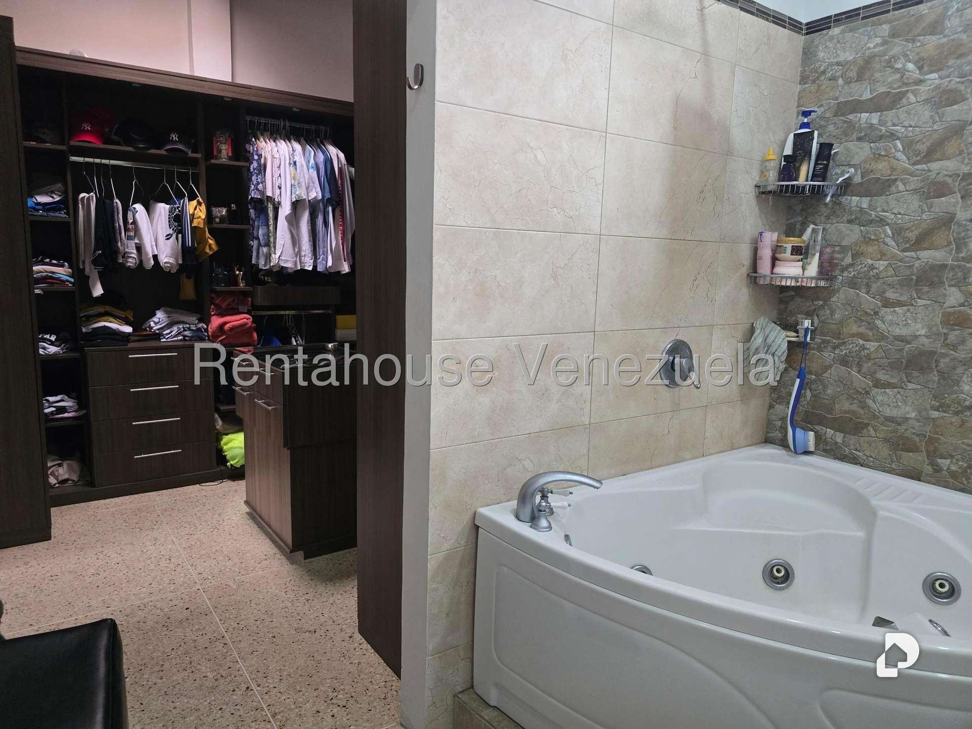 Casa en Macaracuay, Caracas – 17