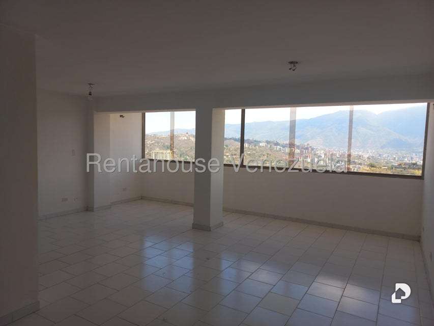 Apartamento en Lomas De La Trinidad, Caracas – 2