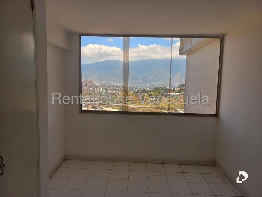 Apartamento en Lomas De La Trinidad, Caracas – 14