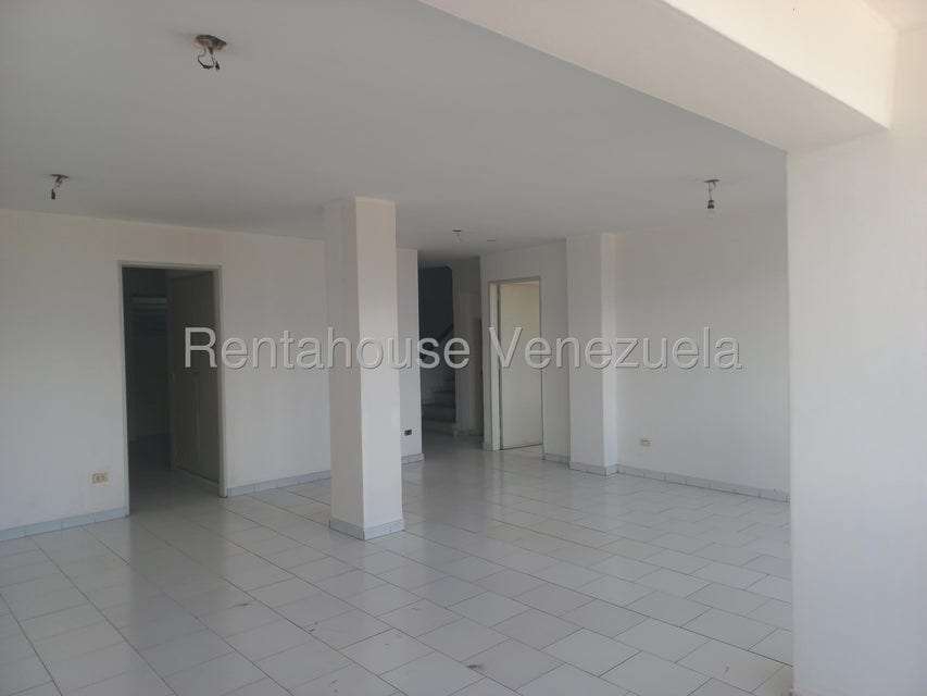Apartment in Lomas De La Trinidad, Caracas - 1