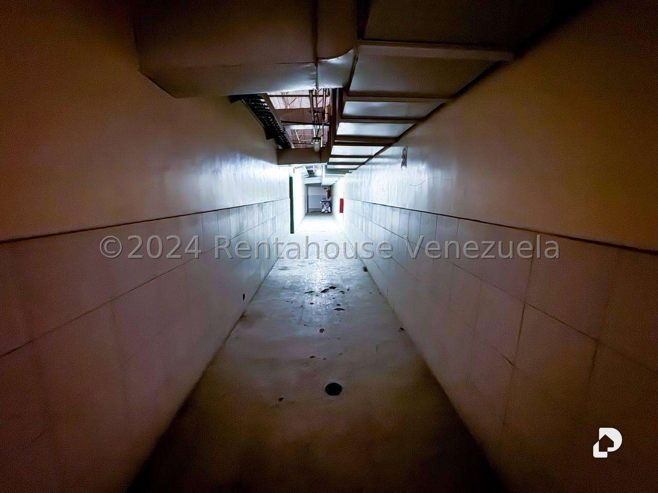 Local comercial en Propatria, Caracas – 23