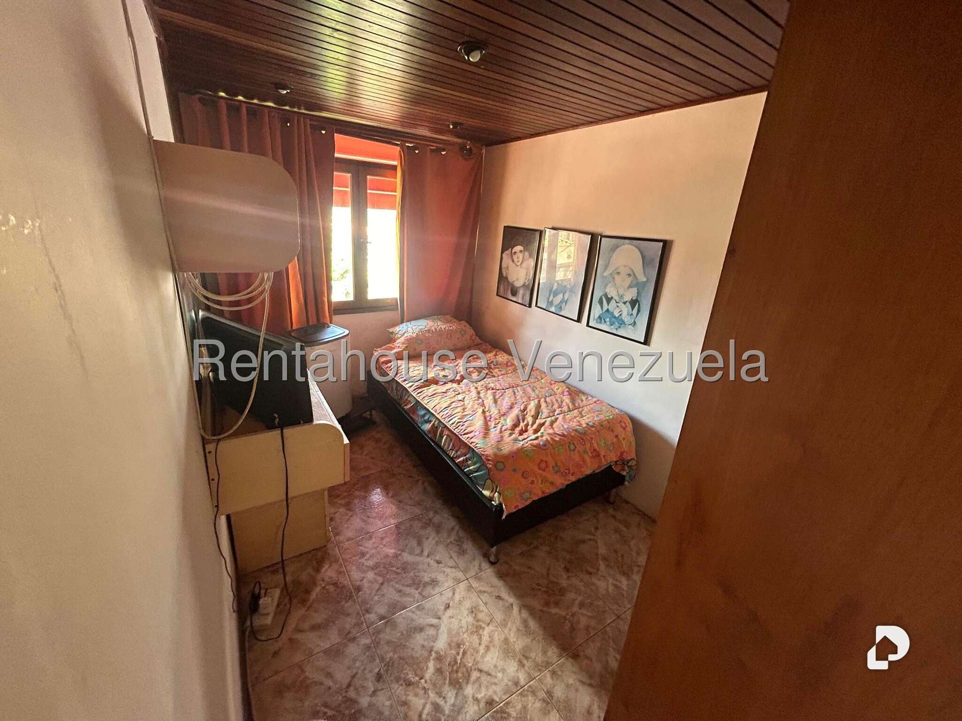 Casa en Los Naranjos (del Cafetal), Caracas – 30