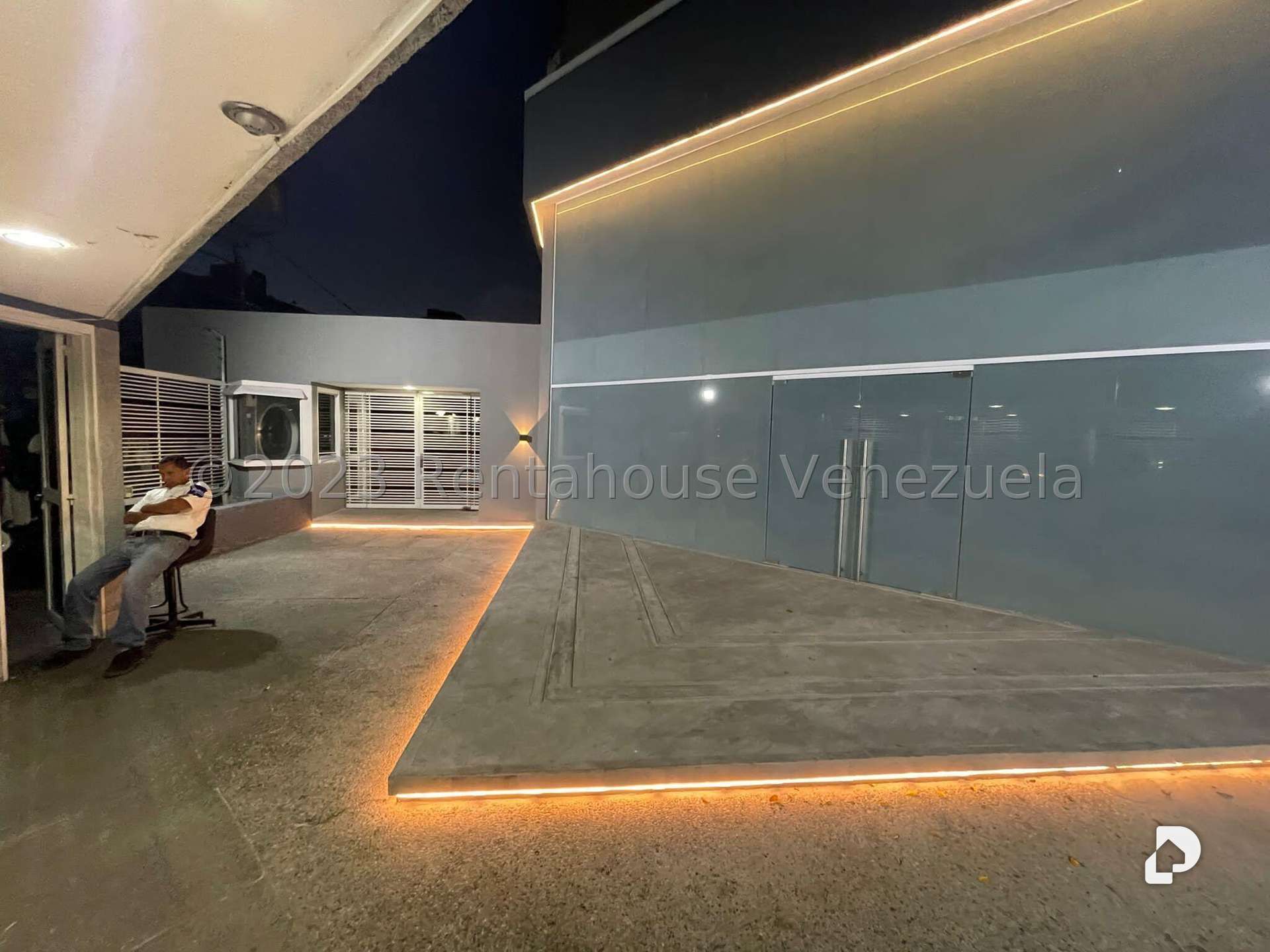 Local comercial en Los Dos Caminos, Caracas – 8
