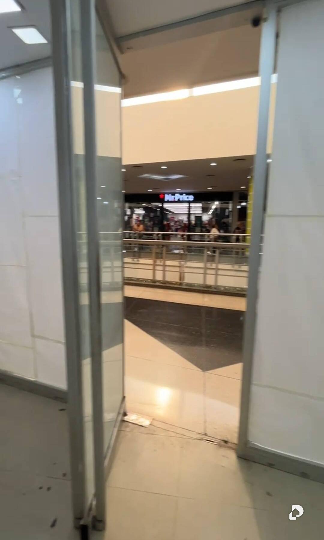 Local comercial en Avenida Goajira, Maracaibo – 1
