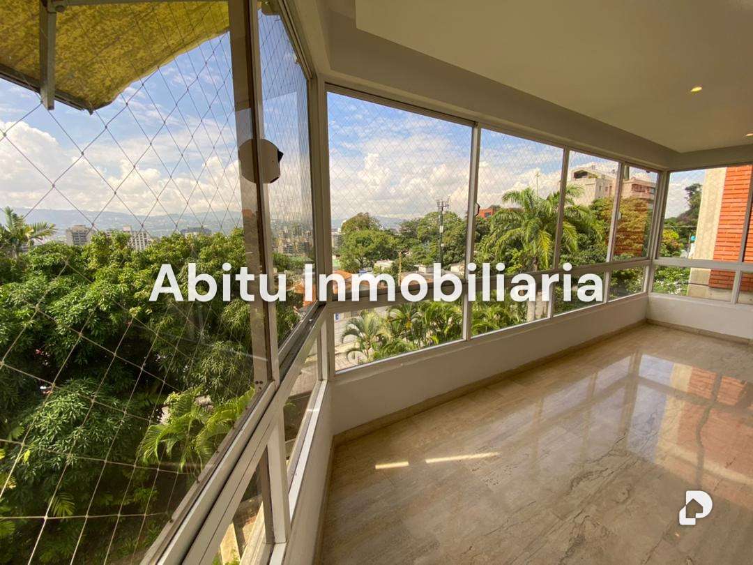 Apartment in Los Palos Grandes, Caracas – 4