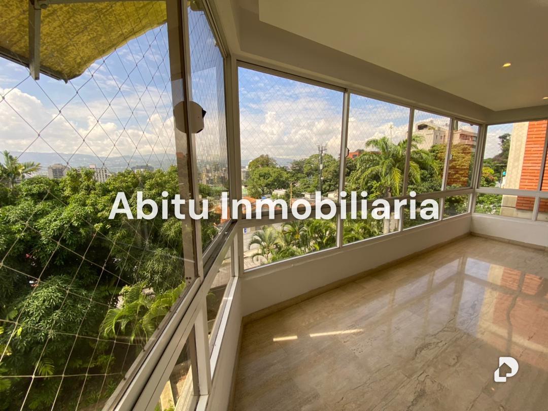 Apartment in Los Palos Grandes, Caracas – 4