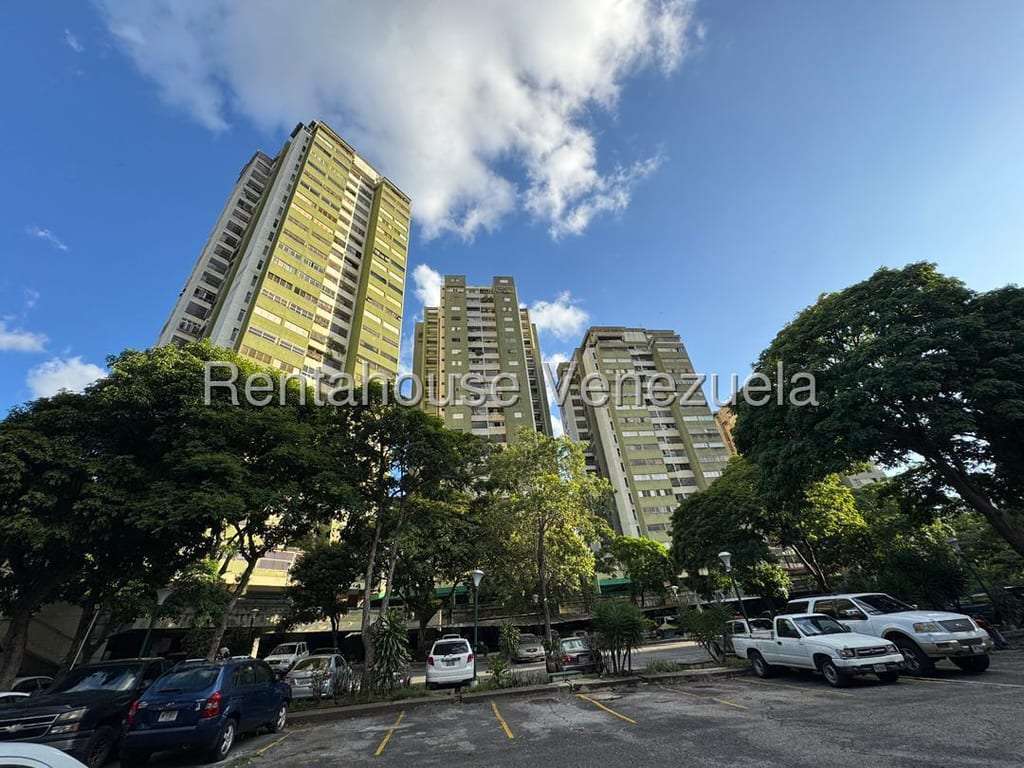 Apartment in Macaracuay, Caracas - 1