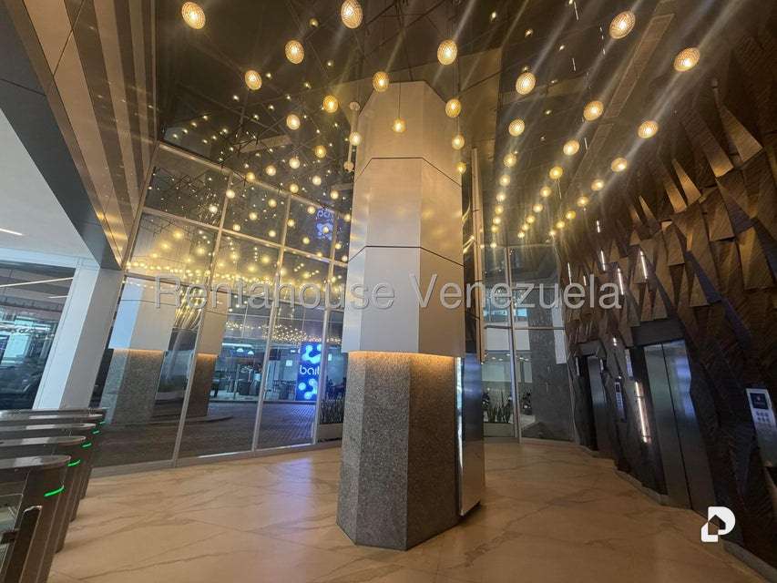 Oficina en Las Mercedes, Caracas – 6