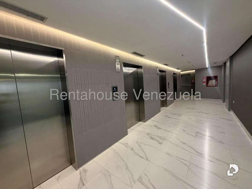 Oficina en Las Mercedes, Caracas – 10