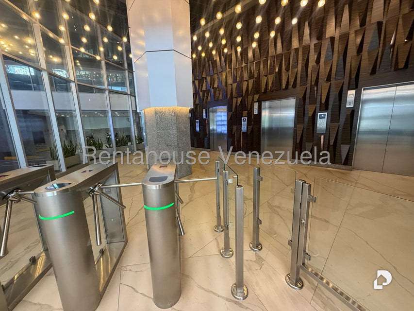 Oficina en Las Mercedes, Caracas – 4