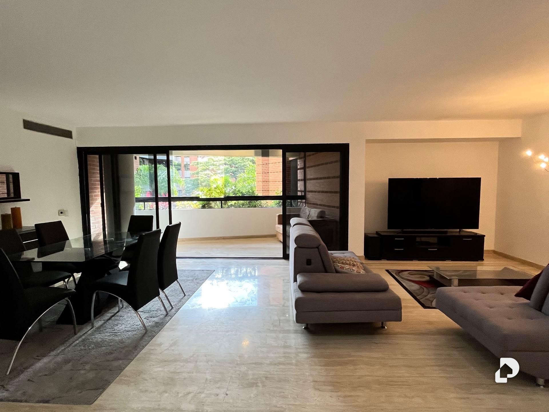 Apartamento en Campo Alegre, Caracas – 2
