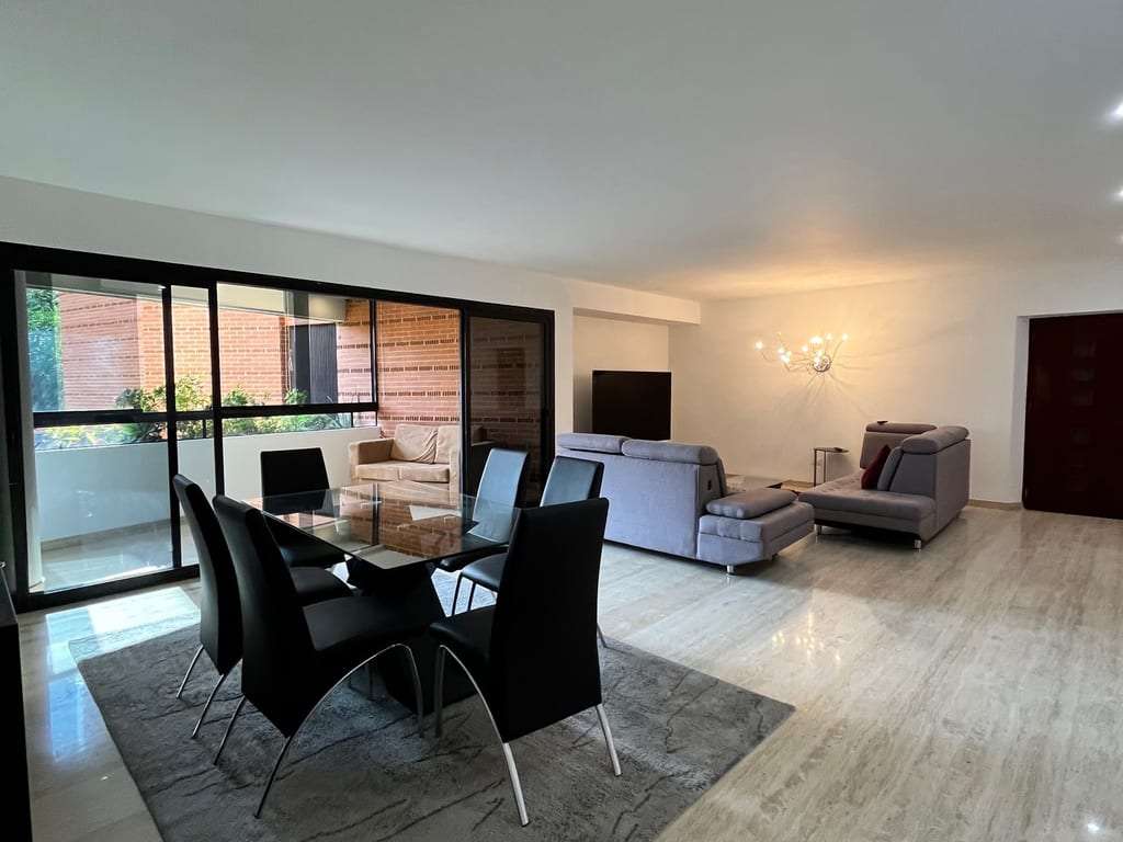 Apartamento en Campo Alegre, Caracas - 1