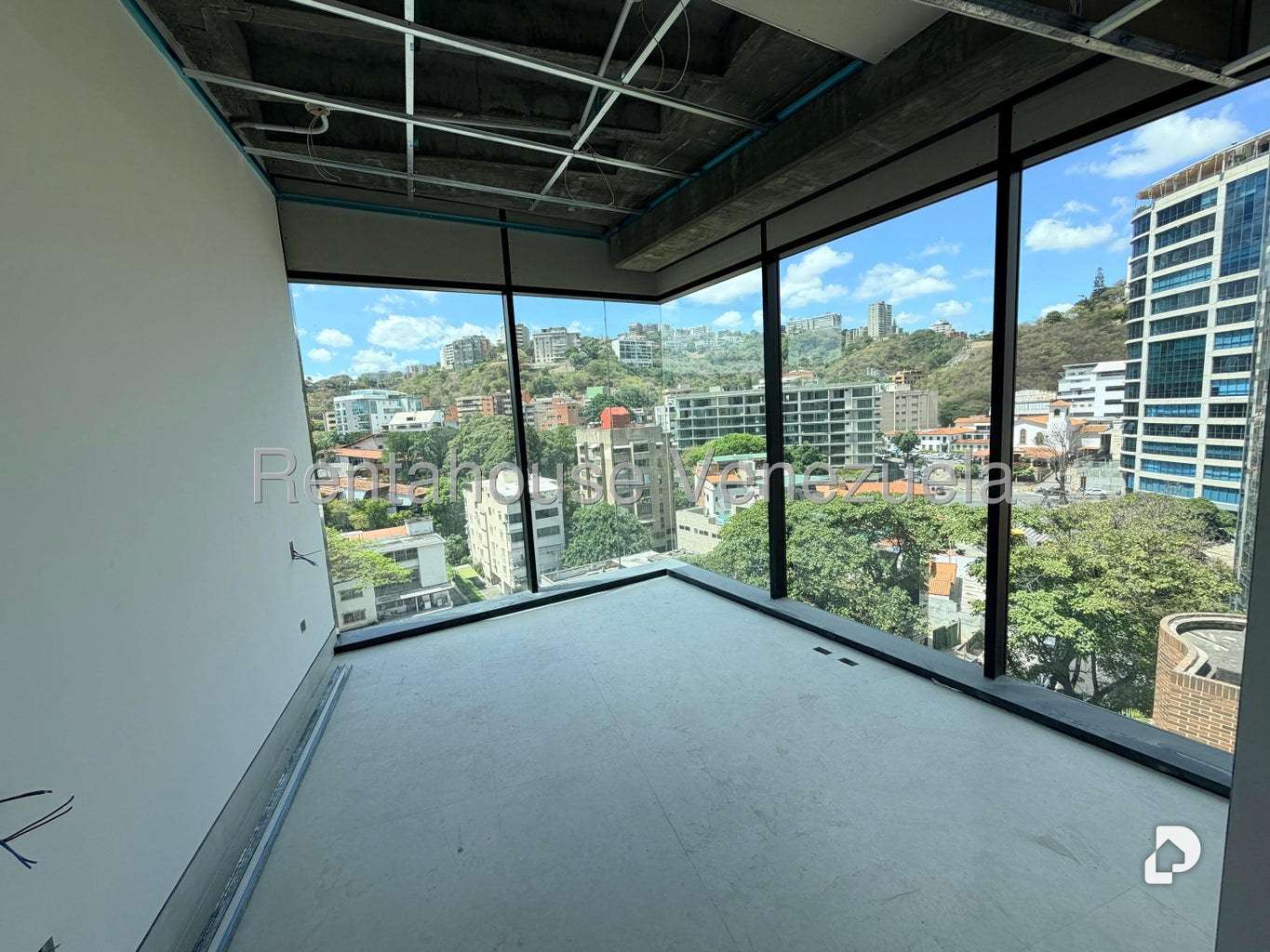 Oficina en Las Mercedes, Caracas – 17