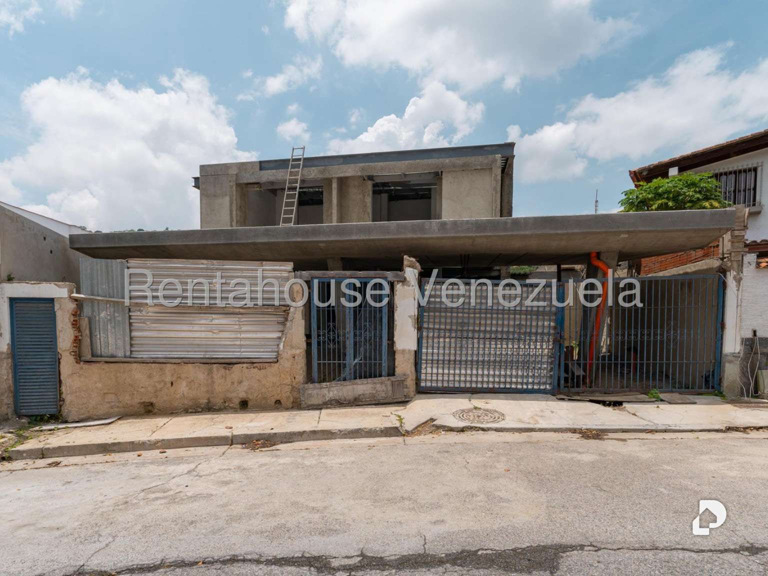 Casa en Santa Paula, Caracas – 2