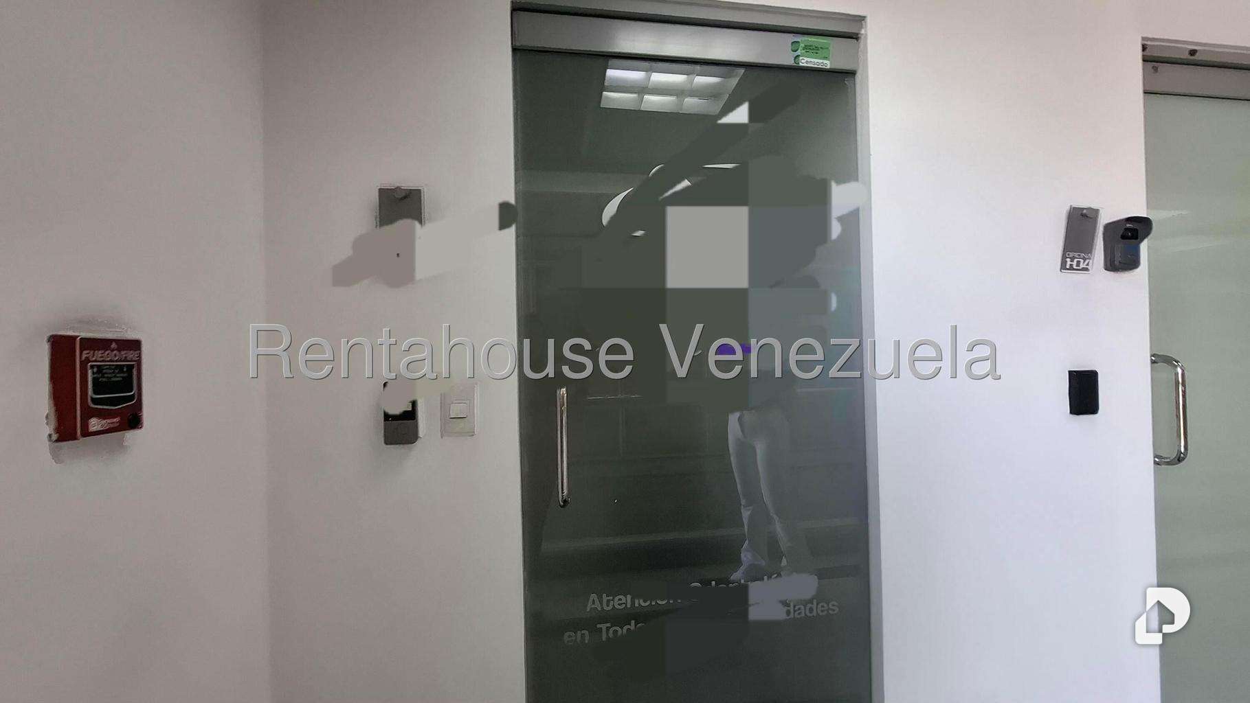 Local comercial en La Trinidad, Caracas – 28