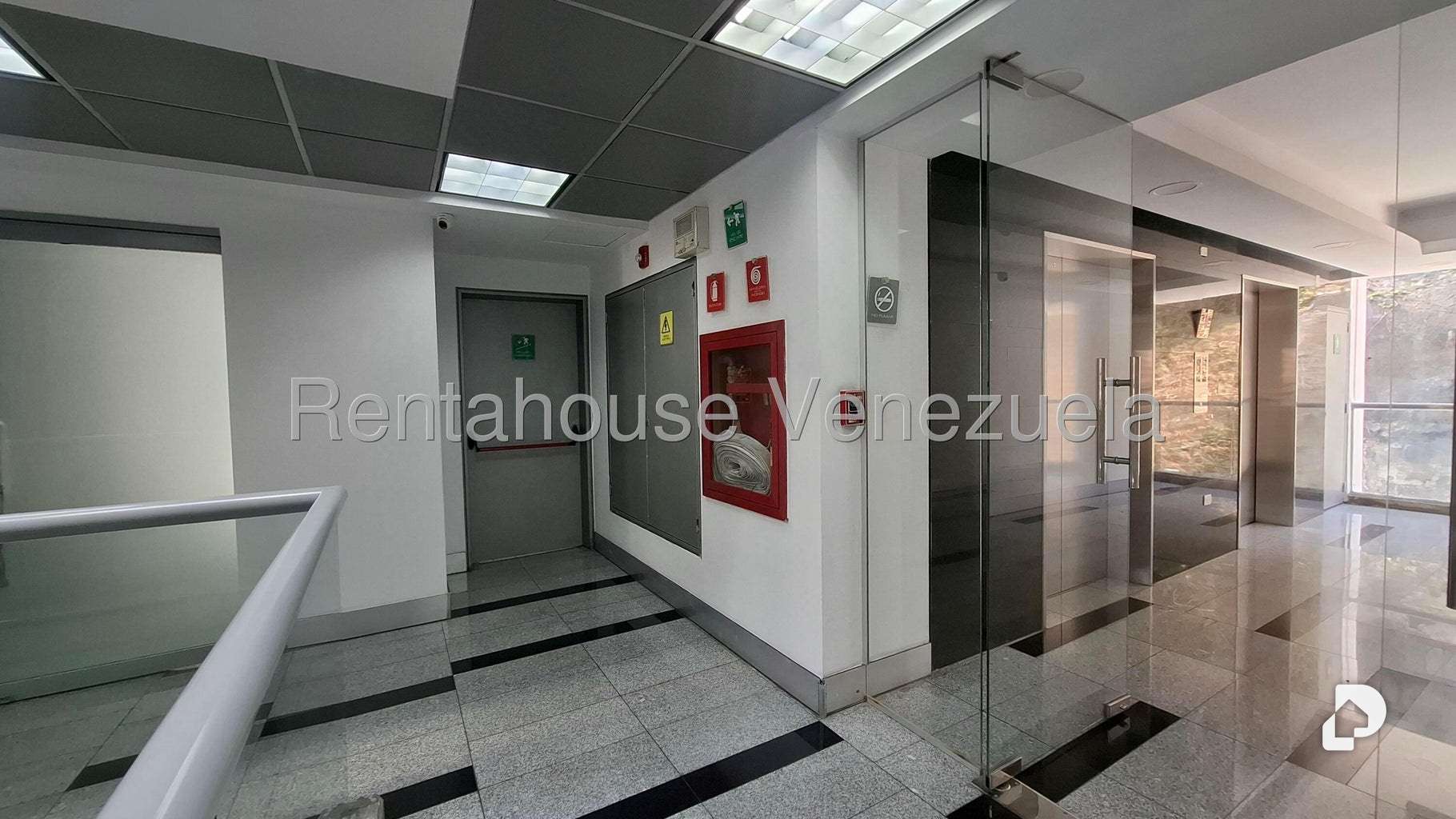 Local comercial en La Trinidad, Caracas – 4