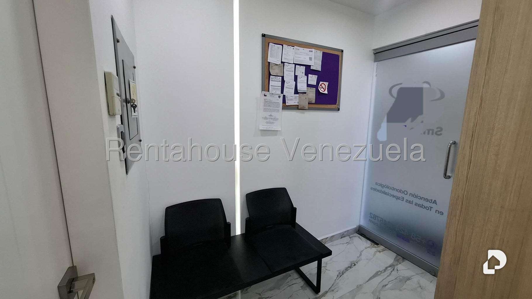 Local comercial en La Trinidad, Caracas – 25