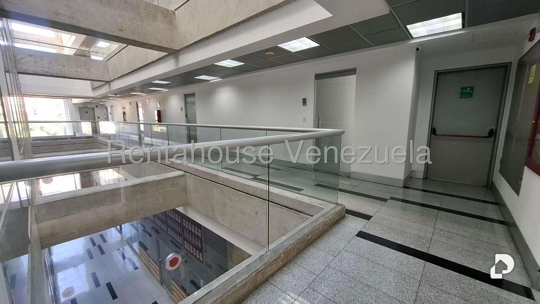 Local comercial en La Trinidad, Caracas – 3