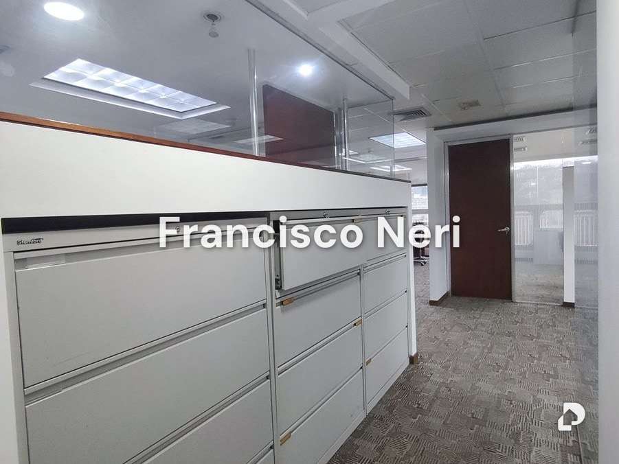 Oficina en Las Mercedes, Caracas – 28
