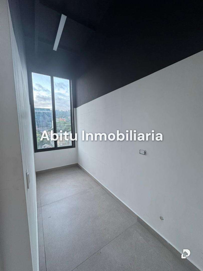 Local comercial en Las Mercedes, Caracas – 12