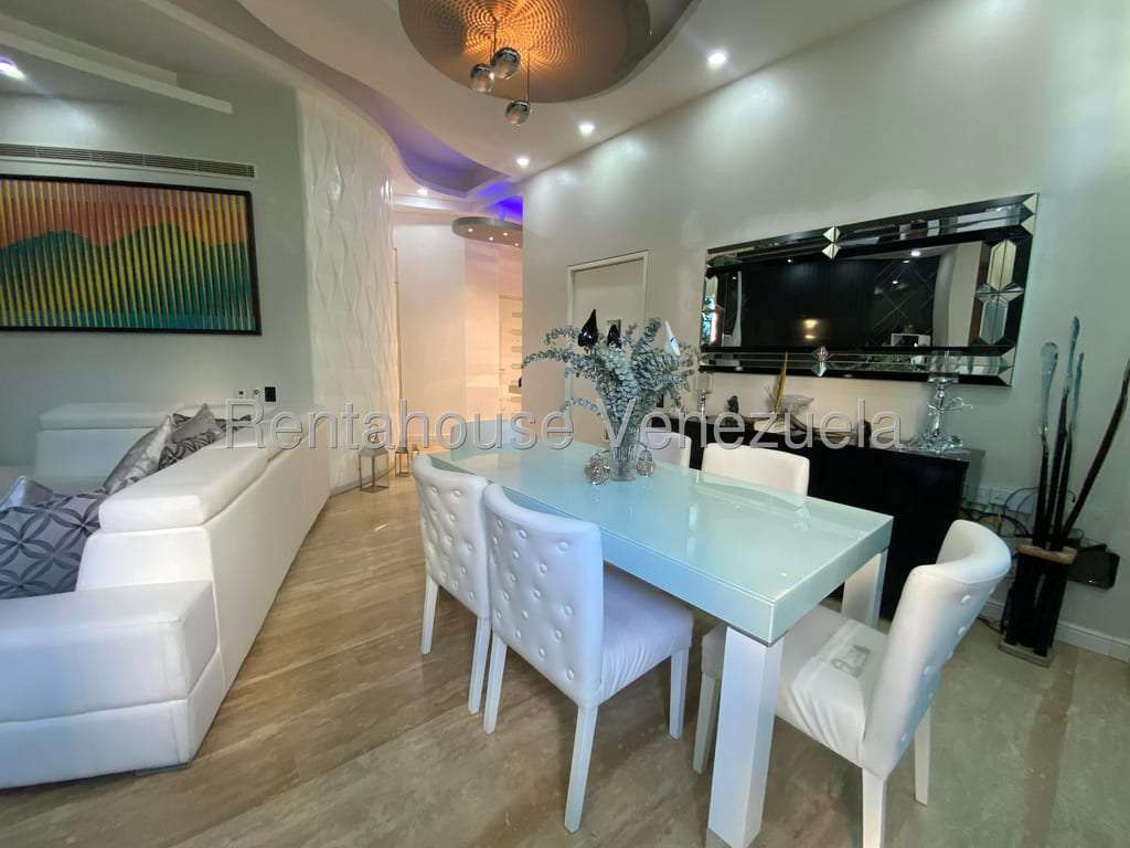 Apartamento en Las Mesetas de Santa Rosa de Lima, Caracas