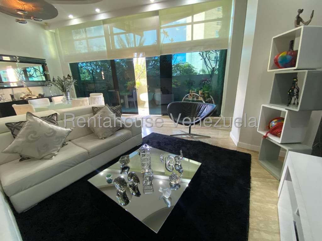 Apartamento en Las Mesetas de Santa Rosa de Lima, Caracas