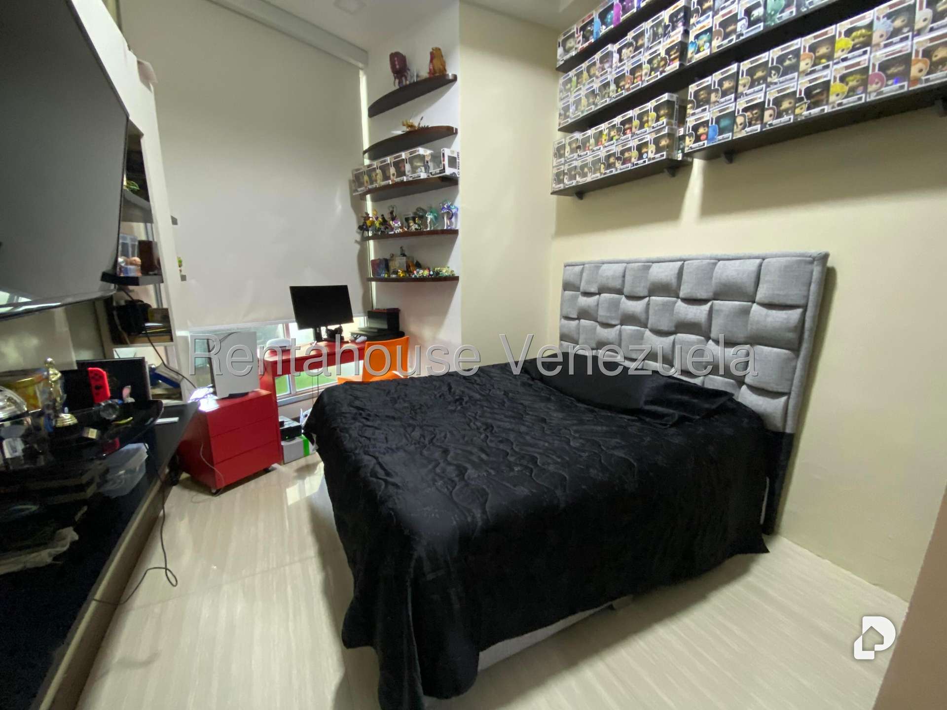 Apartamento en Las Mesetas de Santa Rosa de Lima, Caracas – 12