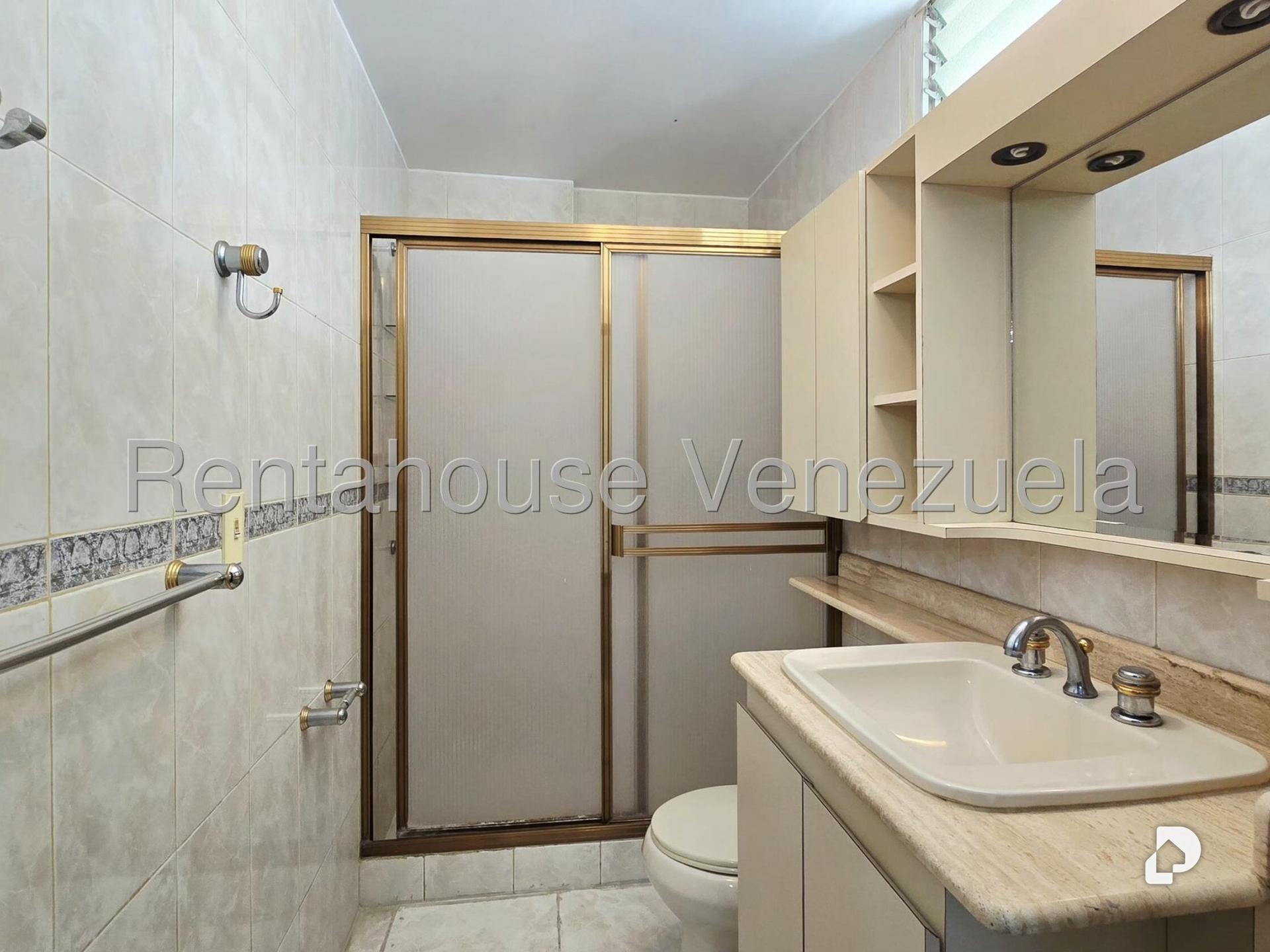 Apartment in Cumbres de Curumo, Caracas – 3