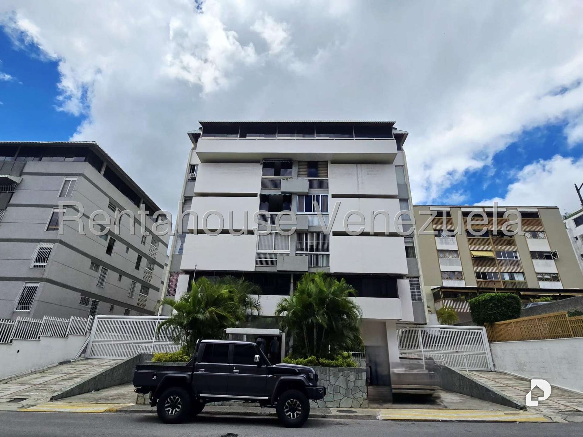 Apartment in Cumbres de Curumo, Caracas – 1
