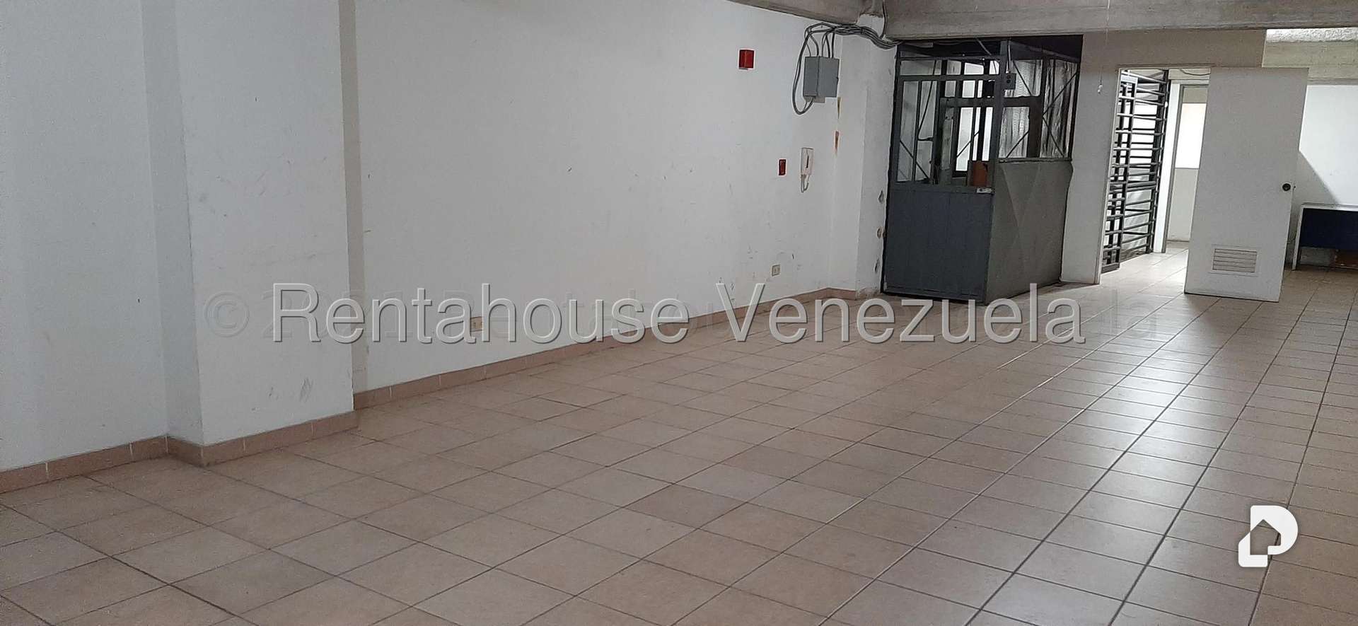 Local comercial en Parroquia La Candelaria, Caracas – 22