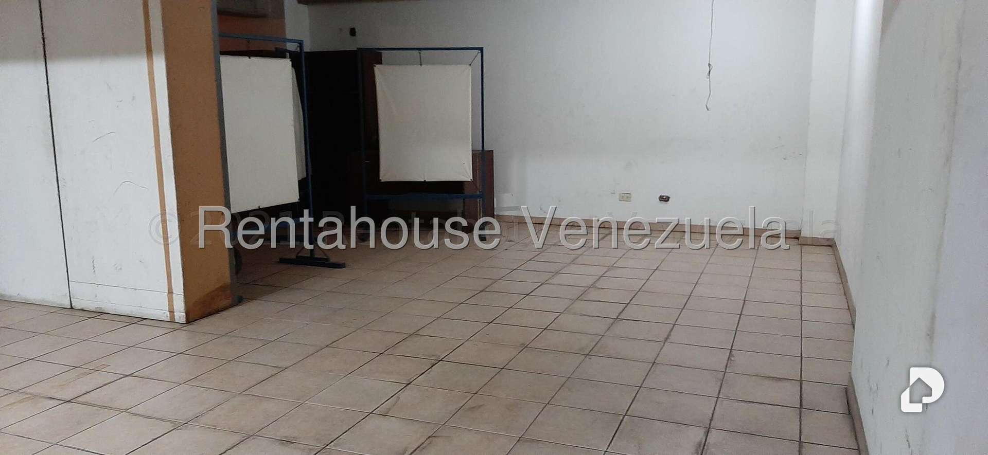 Local comercial en Parroquia La Candelaria, Caracas – 16