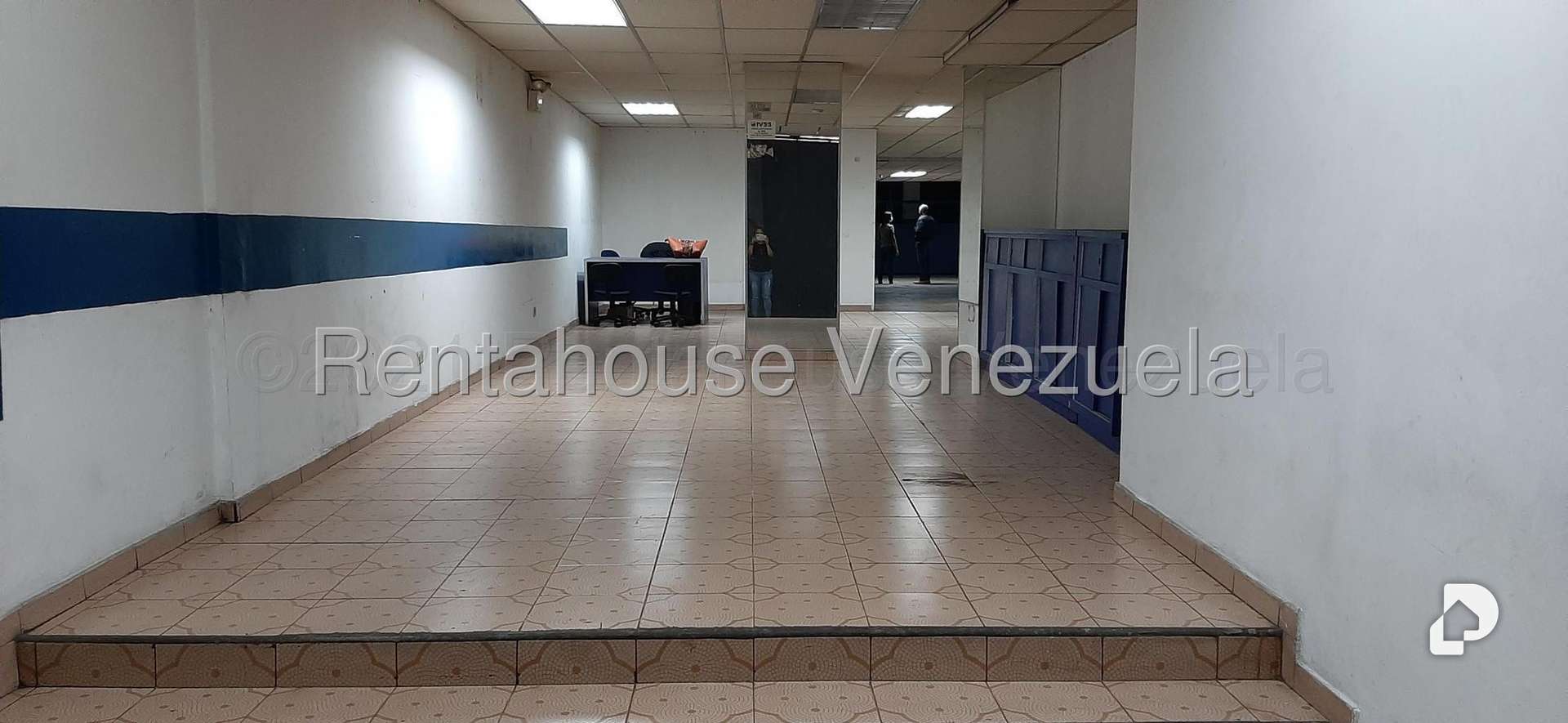 Local comercial en Parroquia La Candelaria, Caracas – 28