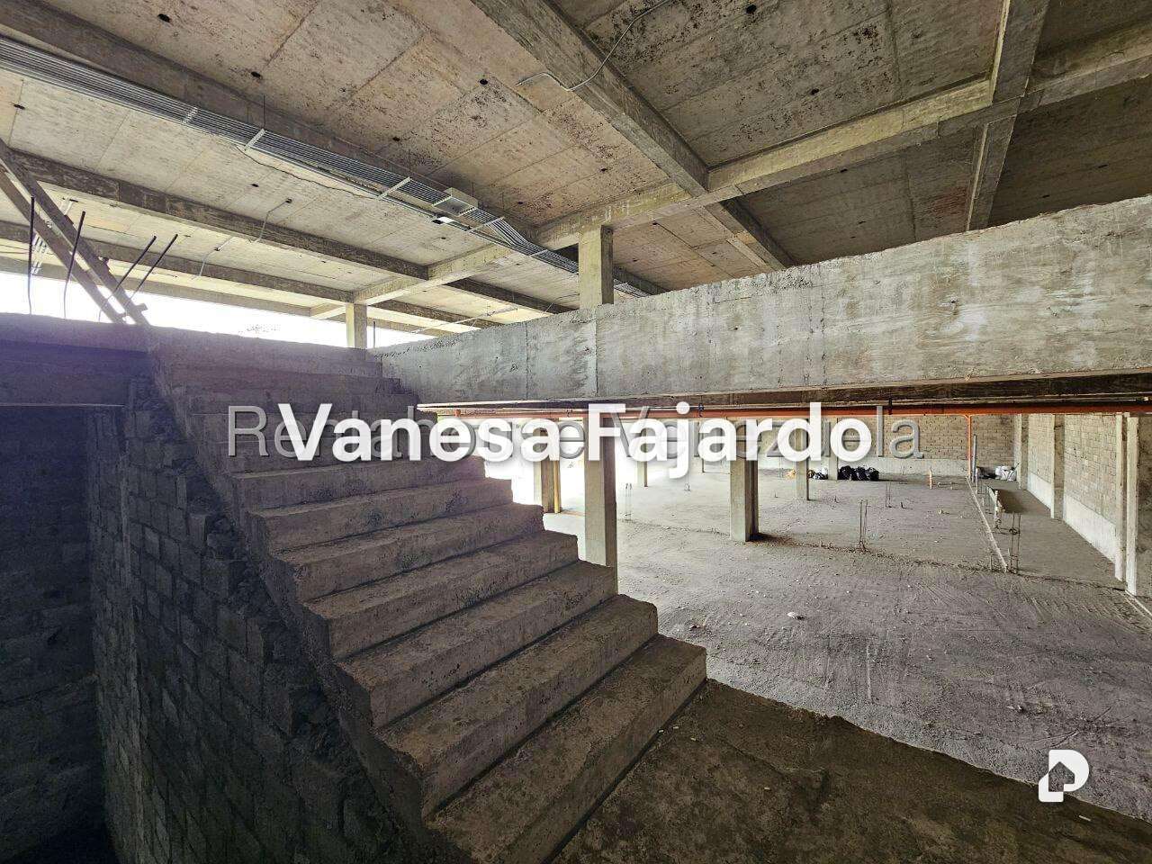Local comercial en Vega Arriba, Guatire – 28