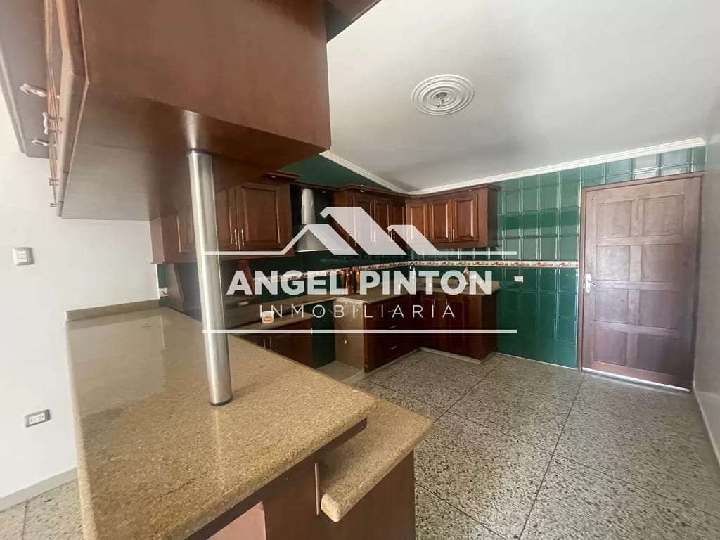 Casa en La Cañada De Urdaneta - 1