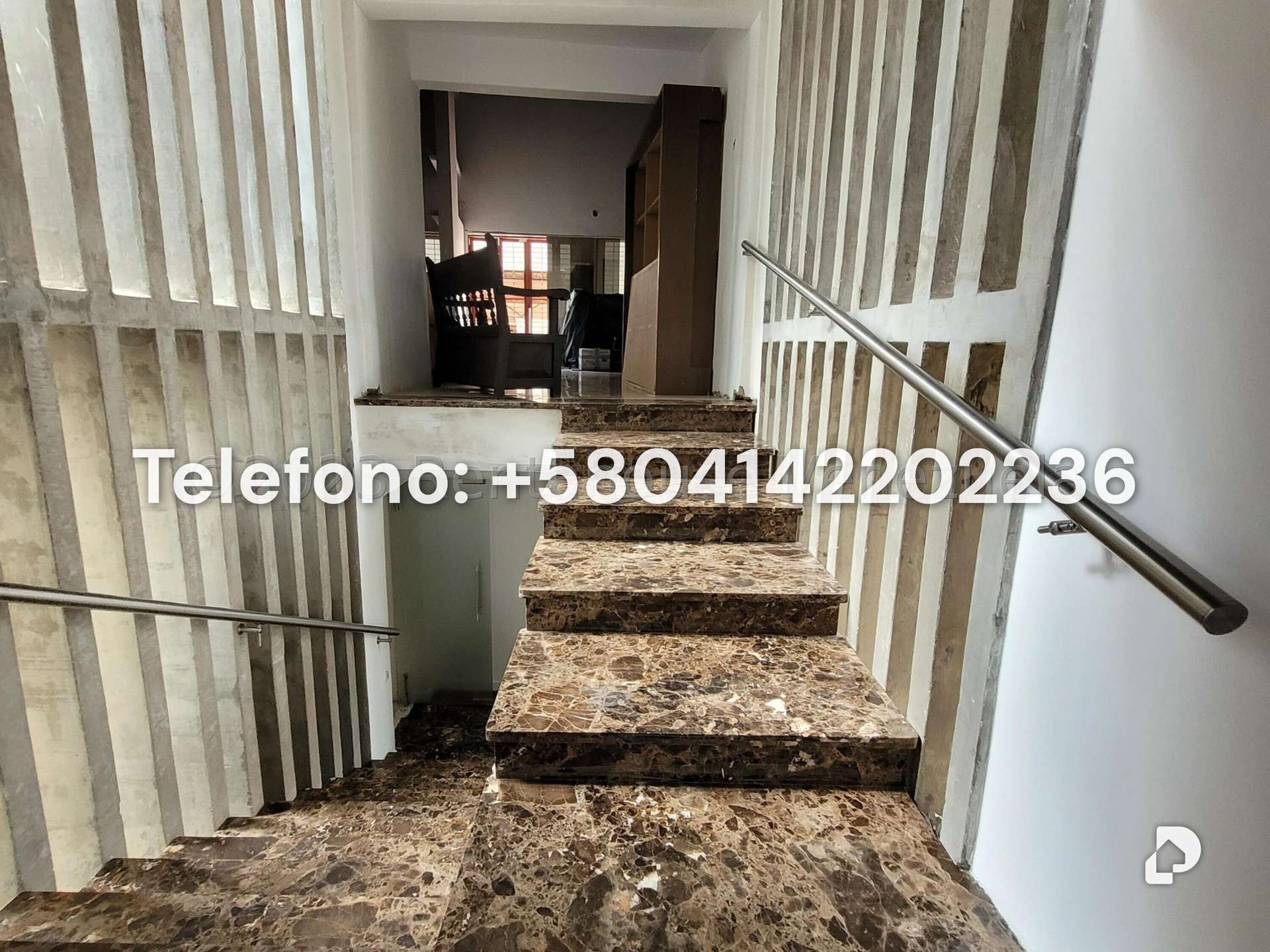 Casa en Cumbres de Curumo, Caracas – 25