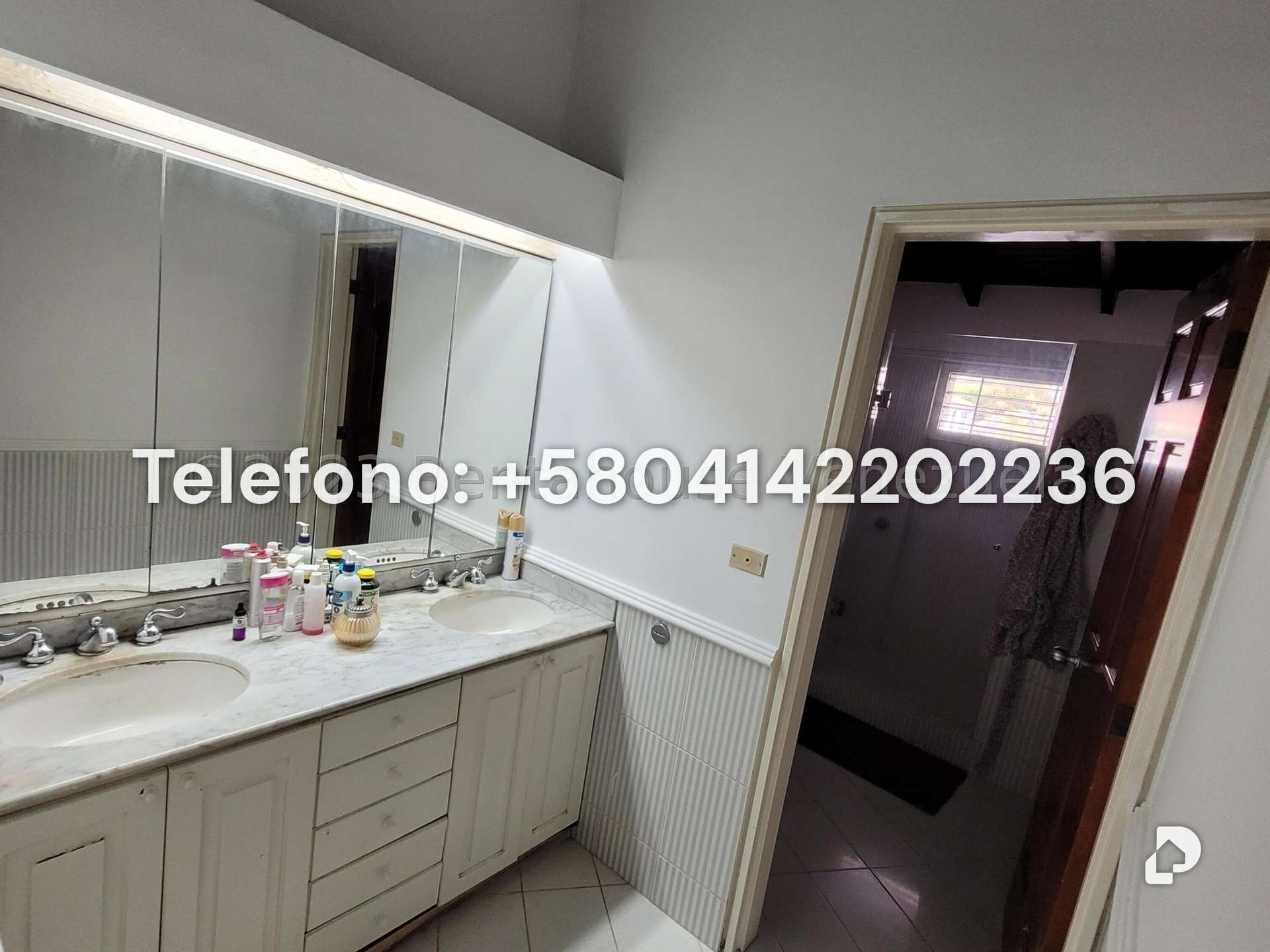 Casa en Cumbres de Curumo, Caracas – 24