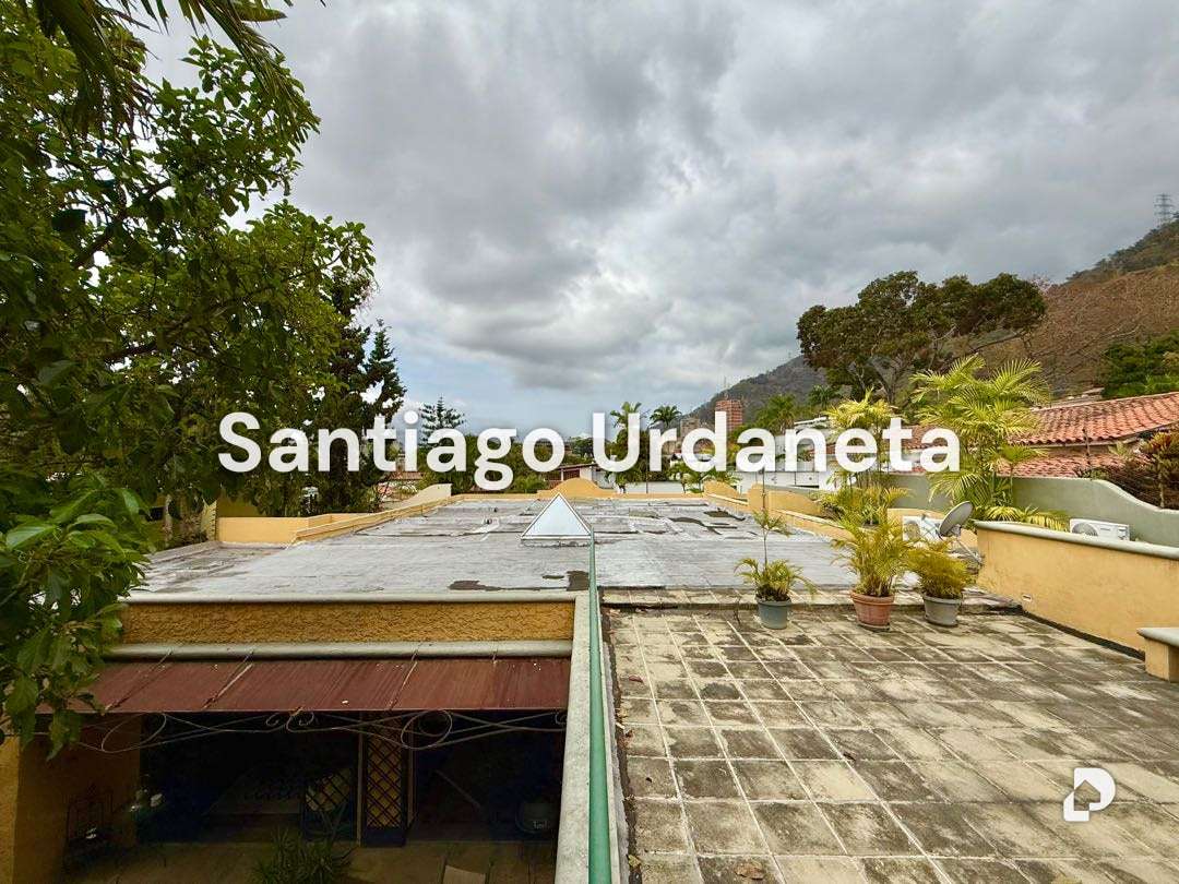 Casa en Altamira, Caracas – 25