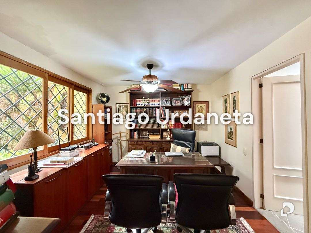 Casa en Altamira, Caracas – 15